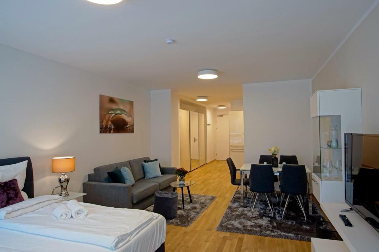 English Theater Apartment At Rathaus Wenen Buitenkant foto