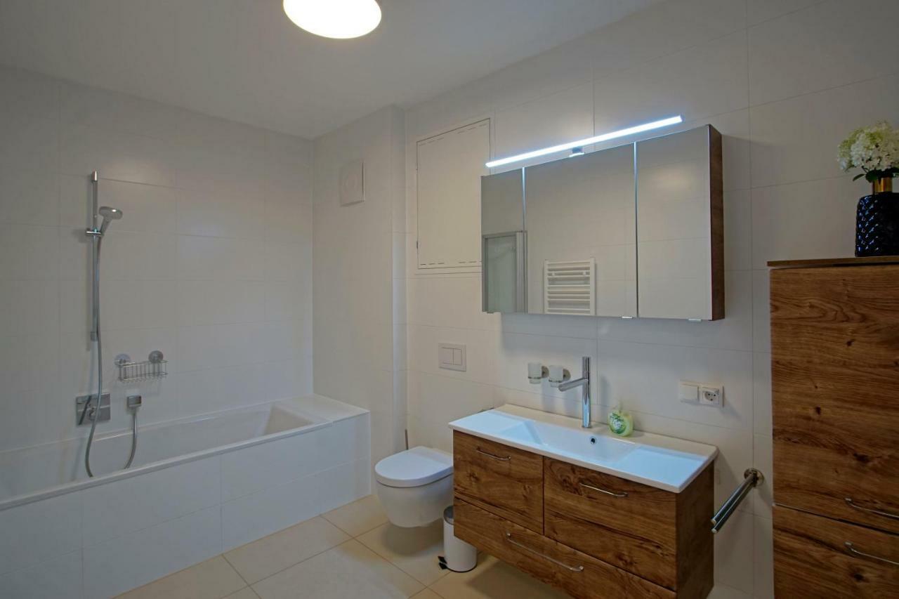 English Theater Apartment At Rathaus Wenen Buitenkant foto