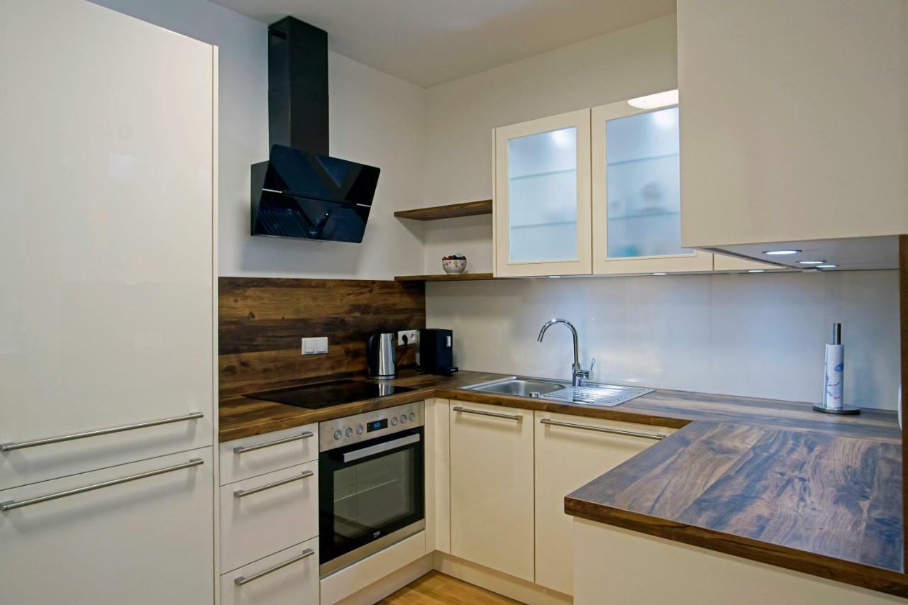 English Theater Apartment At Rathaus Wenen Buitenkant foto
