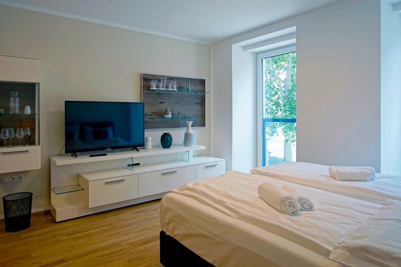 English Theater Apartment At Rathaus Wenen Buitenkant foto