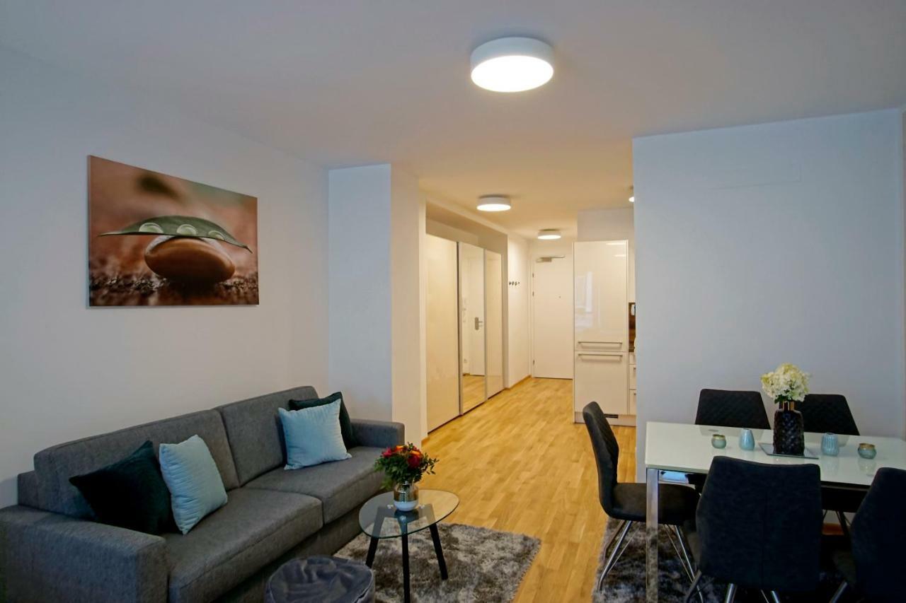 English Theater Apartment At Rathaus Wenen Buitenkant foto